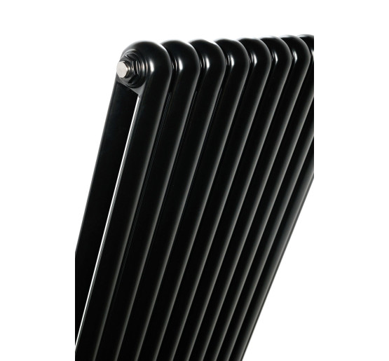 Вертикальний дизайнерський радіатор опалення ARTTIDESIGN Verona 10/1200/600 чорний матовий