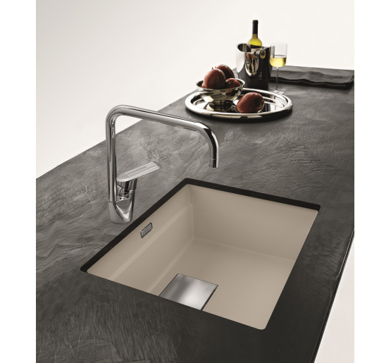 Кухонна мийка Franke KUBUS 2 KNG 110-52 (125.0517.041) гранітна - монтаж під стільницю - колір Сахара - (коландер та коврик Rollmat у комплекті)