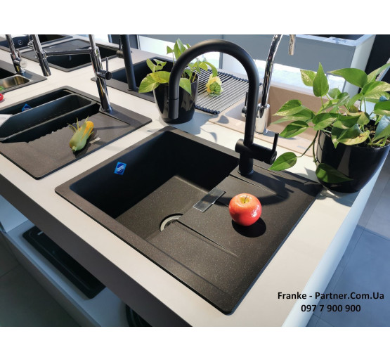 Кухонний змішувач Franke Active J | витяжний вилив | функція душу | ламінарний потік | чорний матовий | 115.0653.404