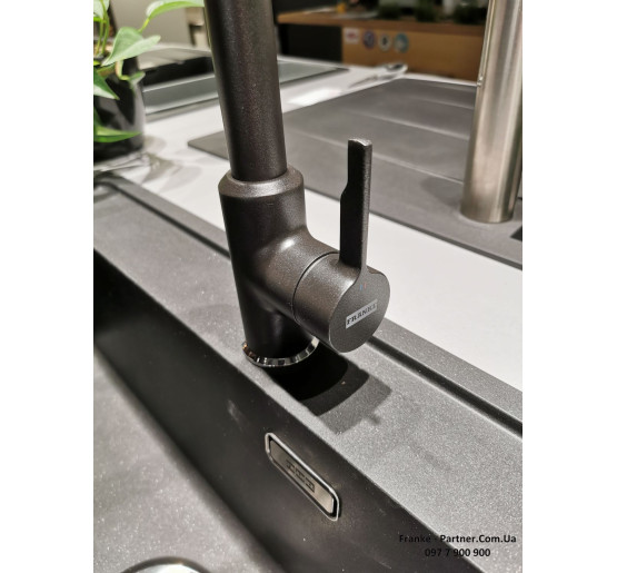 Кухонний змішувач Franke Urban Pull Out | витяжний вилив | чорний матовий | 115.0627.523