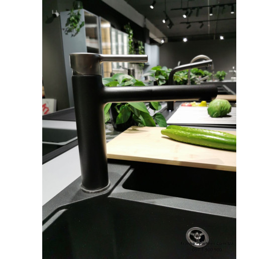 Смеситель кухонный Franke Centro | ламинарный поток воды черный матовый | 115.0621.613