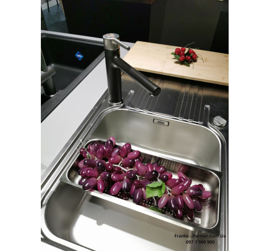 Смеситель кухонный Franke Centro | ламинарный поток воды черный матовый | 115.0621.613