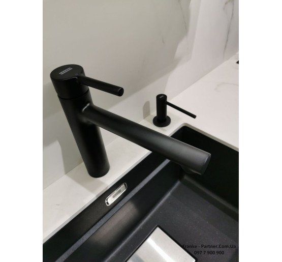 Смеситель кухонный Franke Centro | ламинарный поток воды черный матовый | 115.0621.613