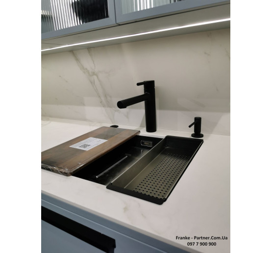 Смеситель кухонный Franke Centro | ламинарный поток воды черный матовый | 115.0621.613