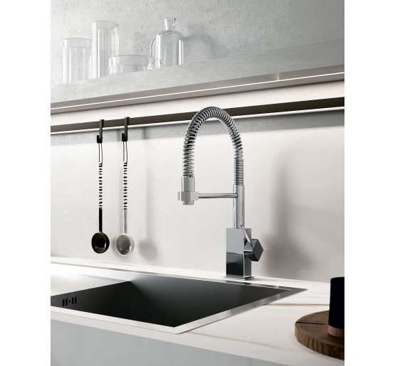 Смеситель для кухни с поворотным изливом Paffoni Level (цвет – хром)
