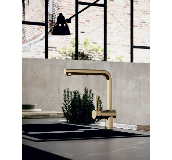 Смеситель для кухни с вытяжным изливом Paffoni Light (цвет – глянцевое золото)