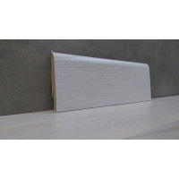 Плинтус 70x16x2400 из МДФ с эффектом пор дерева 517, Lucciano, Италия.