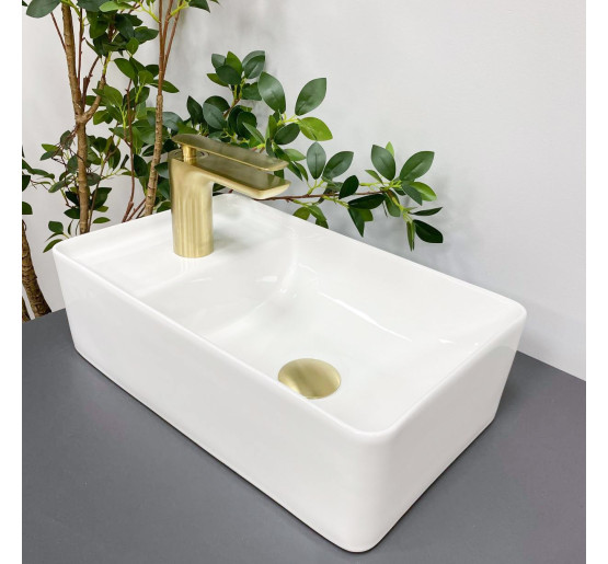 Умивальник (раковина) VBI LECCO WHITE накладний