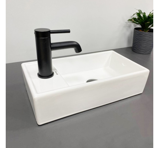 Умывальник (раковина) VBI LAGO R WHITE накладной подвесной