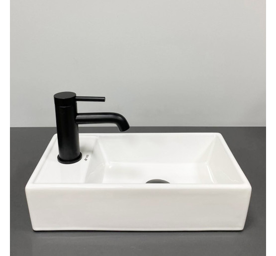 Умывальник (раковина) VBI LAGO R WHITE накладной подвесной