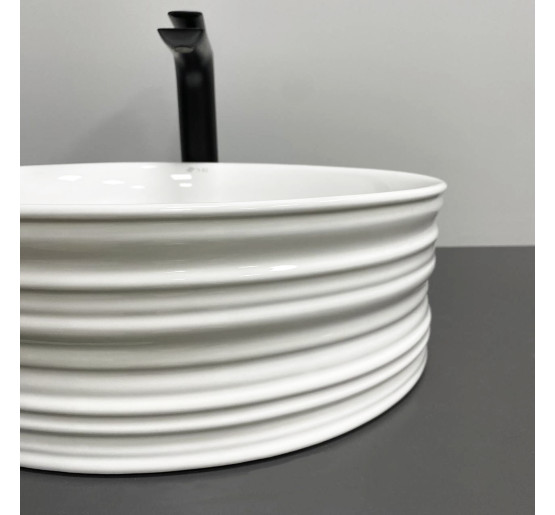 Умивальник (раковина) VBI LARINO WHITE накладний