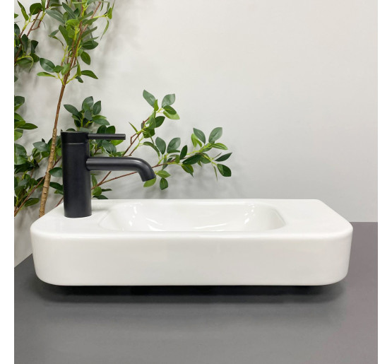 Умивальник (раковина) VBI APRILIA R WHITE підвісний