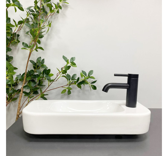 Умывальник (раковина) VBI APRILIA L WHITE подвесной