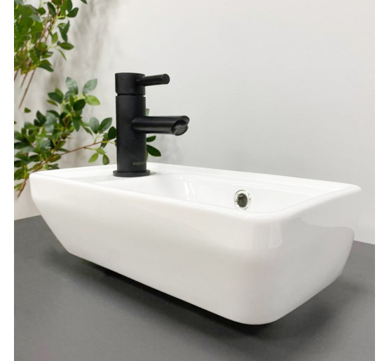 Умывальник (раковина) VBI JESI R WHITE подвесной