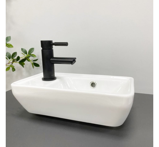 Умывальник (раковина) VBI JESI R WHITE подвесной