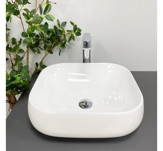 Умивальник (раковина) VBI TRICASE WHITE накладний