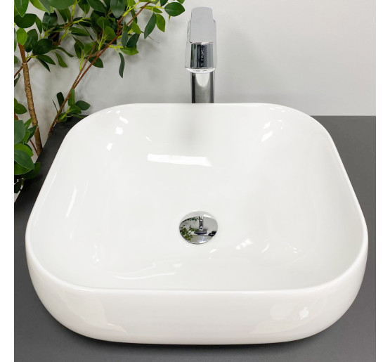 Умивальник (раковина) VBI TRICASE WHITE накладний